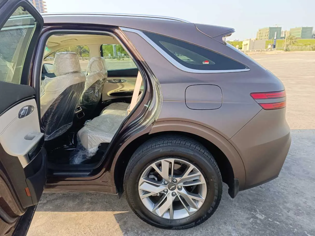 Car image 15