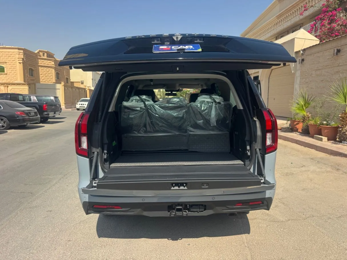 Car image 19