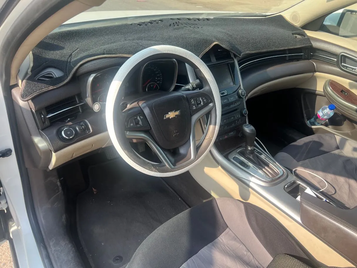 Car image 11