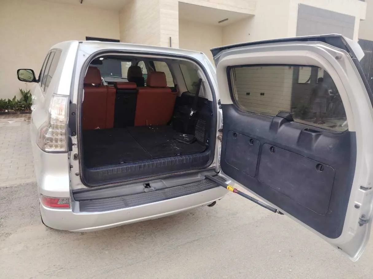 Car image 26
