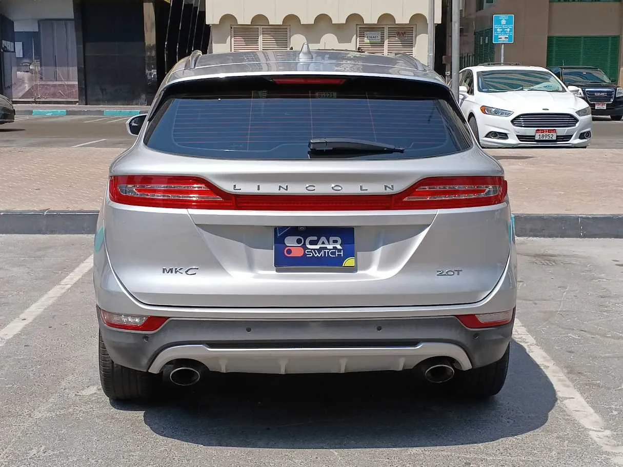 Car image 6