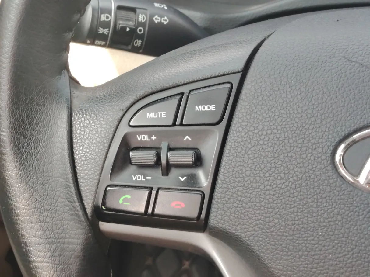 Car image 22