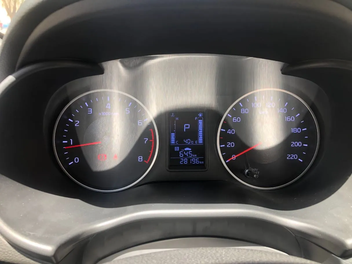 Car image 19