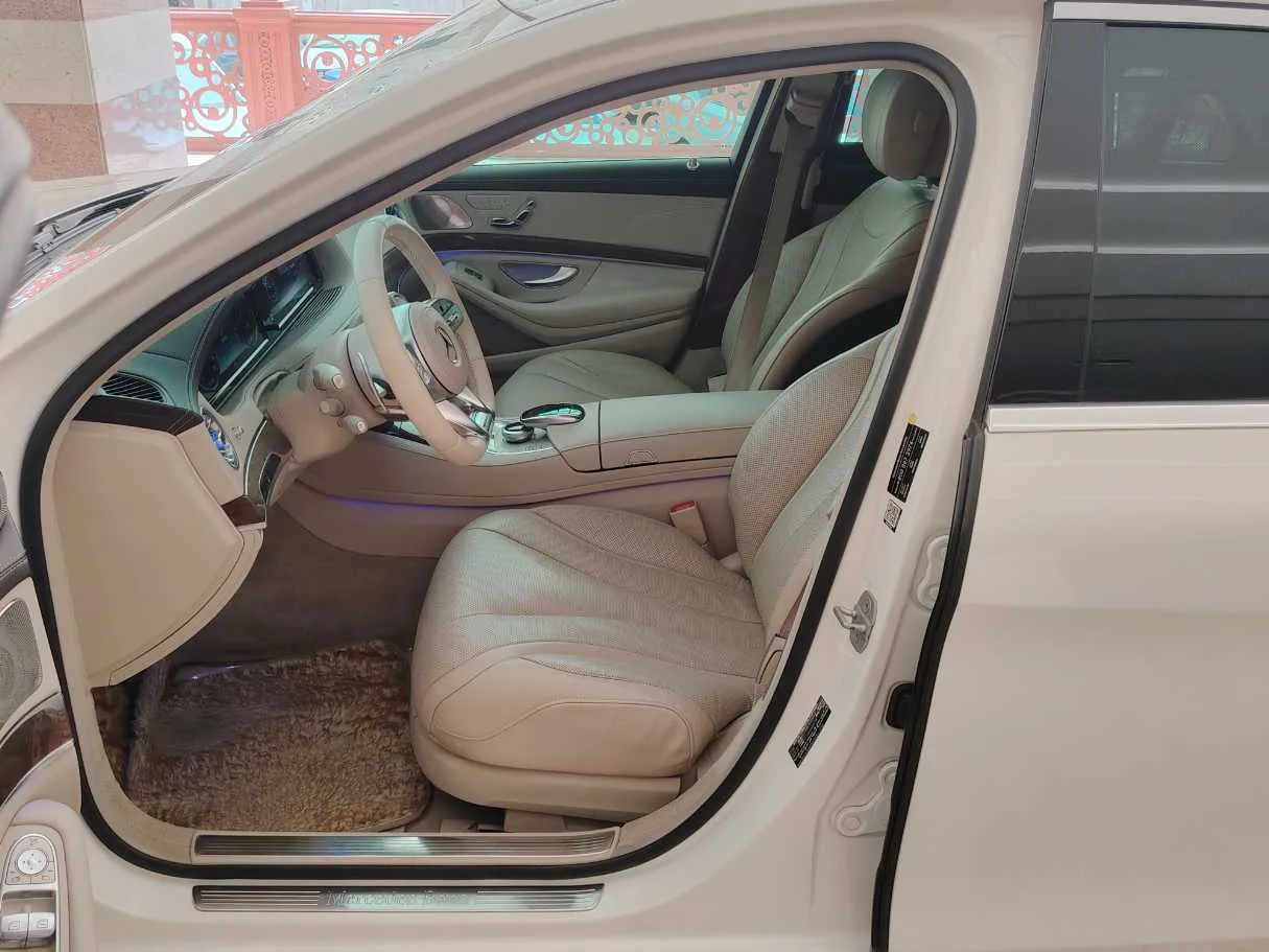 Car image 13