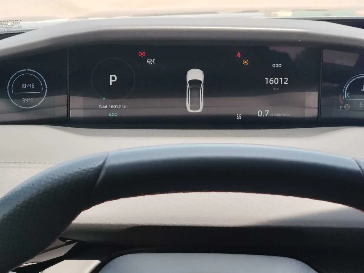 Car image 24