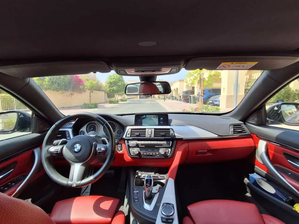Car image 14