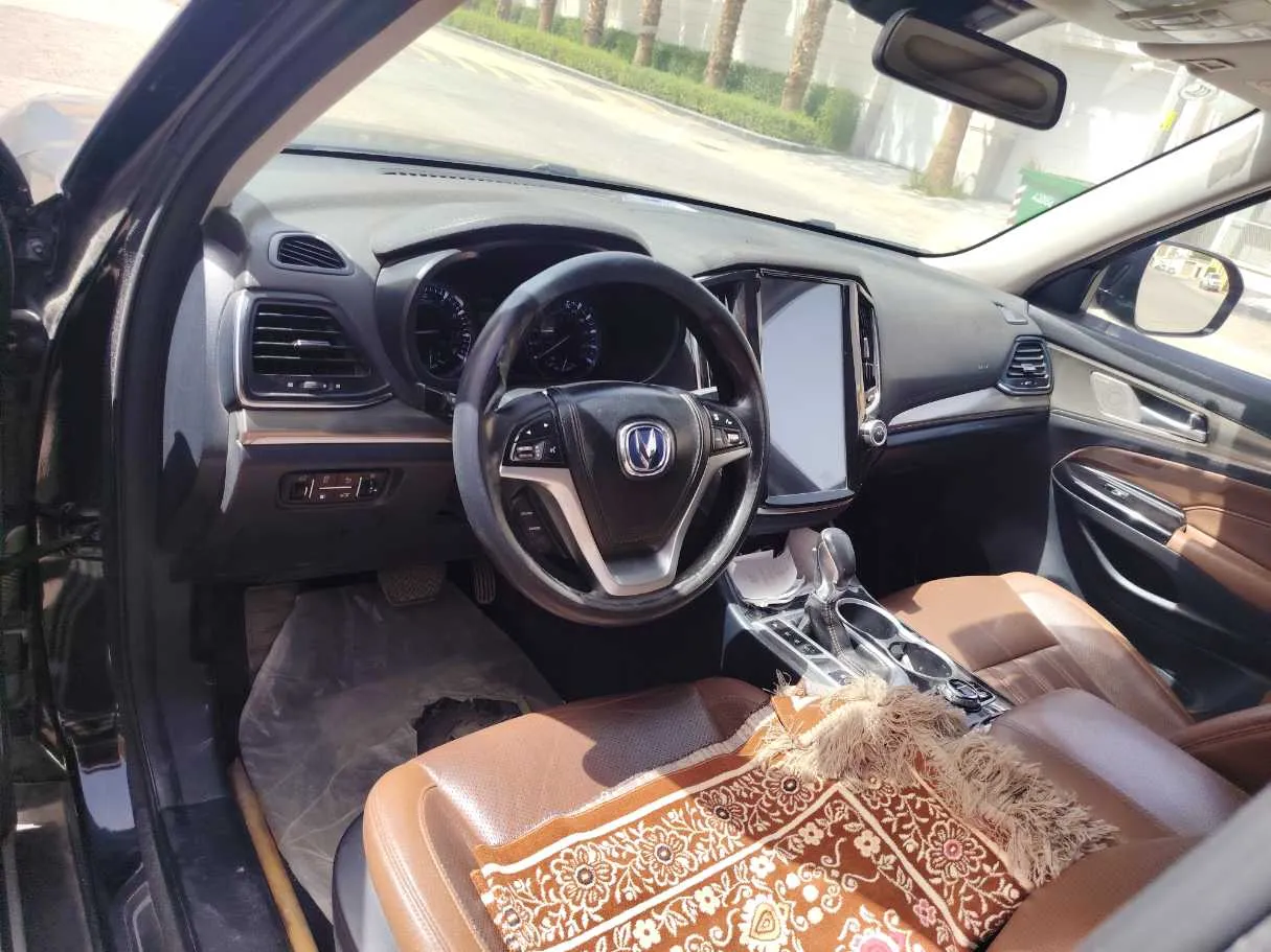 Car image 13