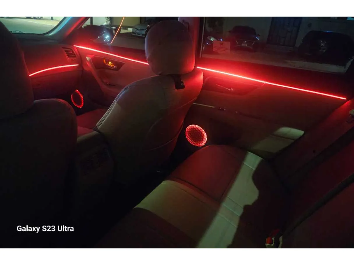 Car image 19