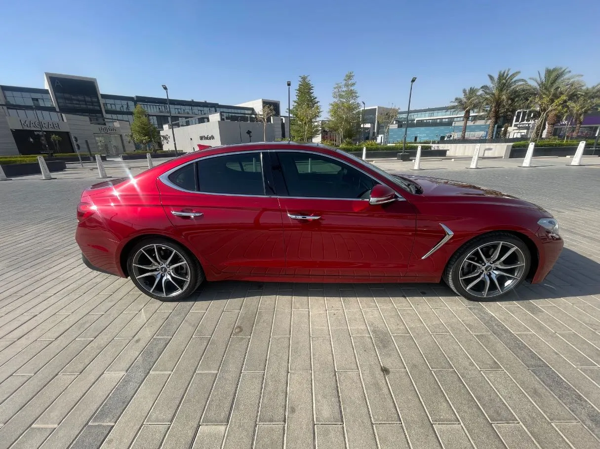Car image 4