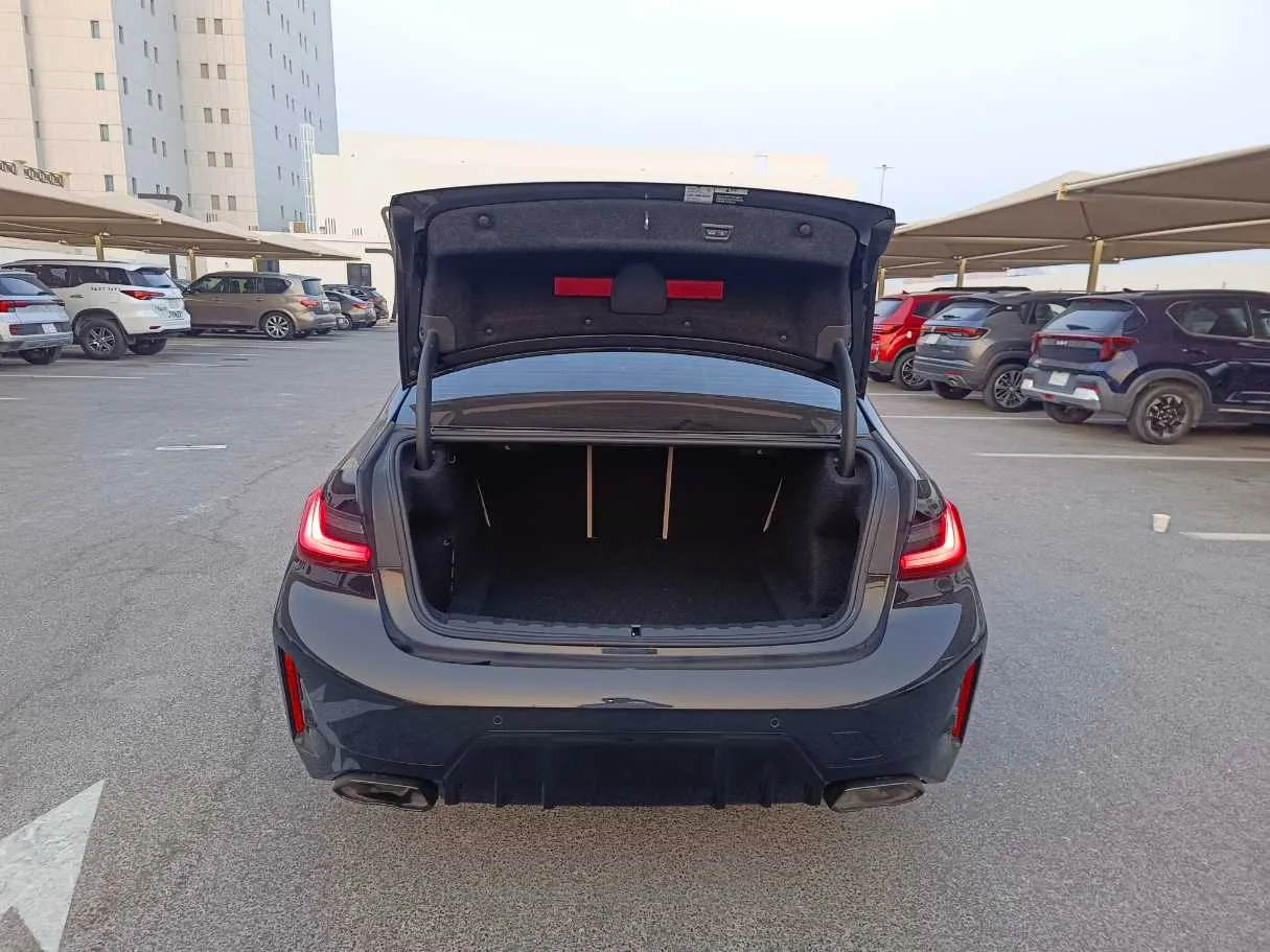 Car image 33
