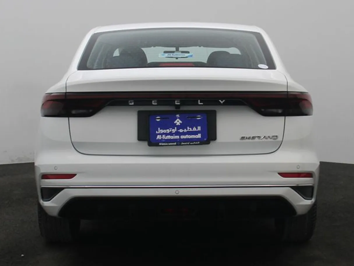 Car image 12