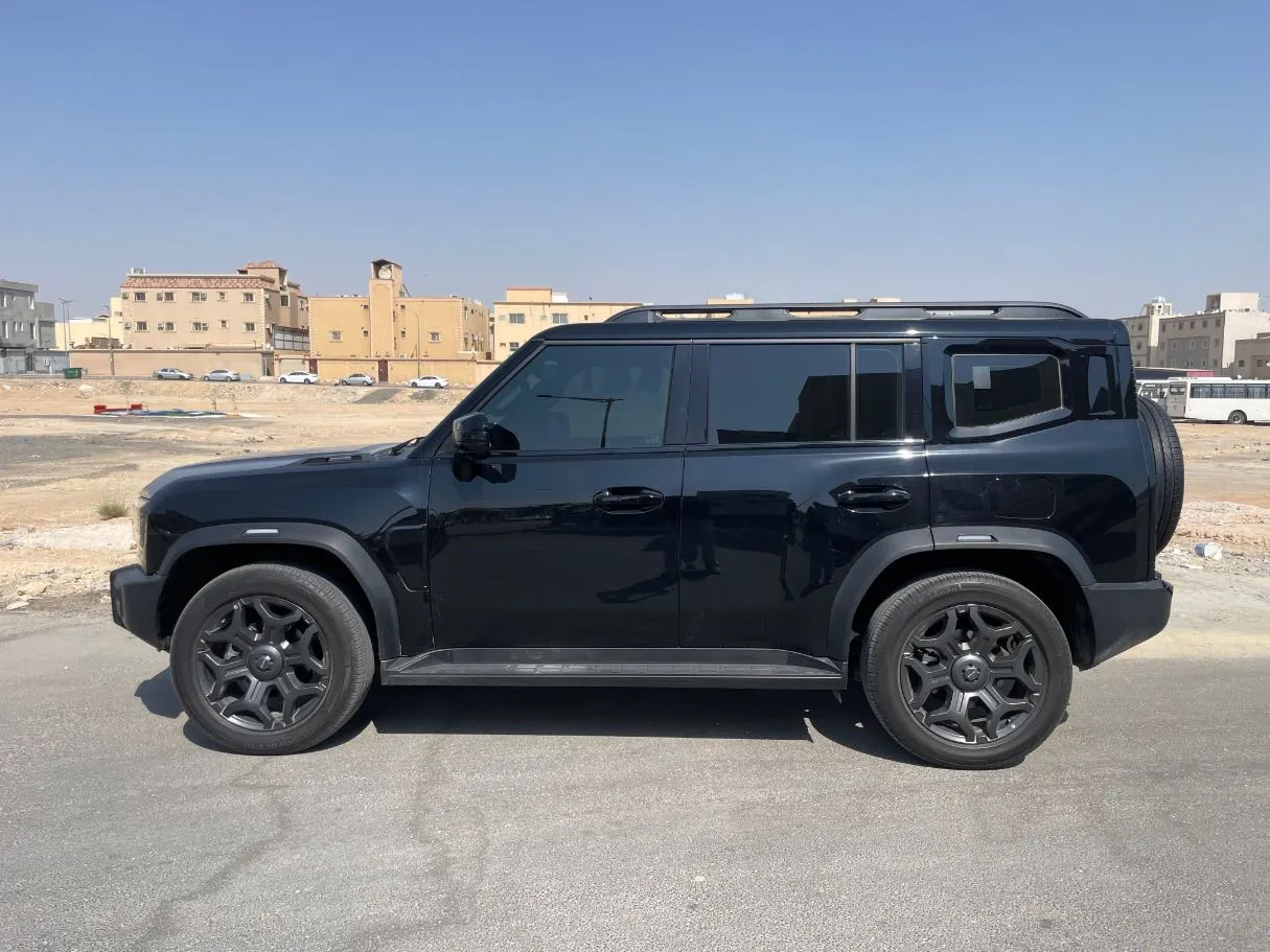 Car image 8