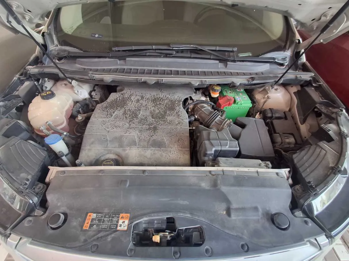 Car image 19