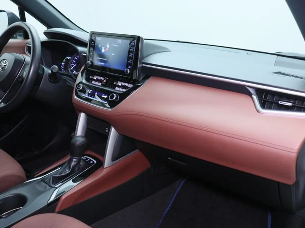 Car image 10