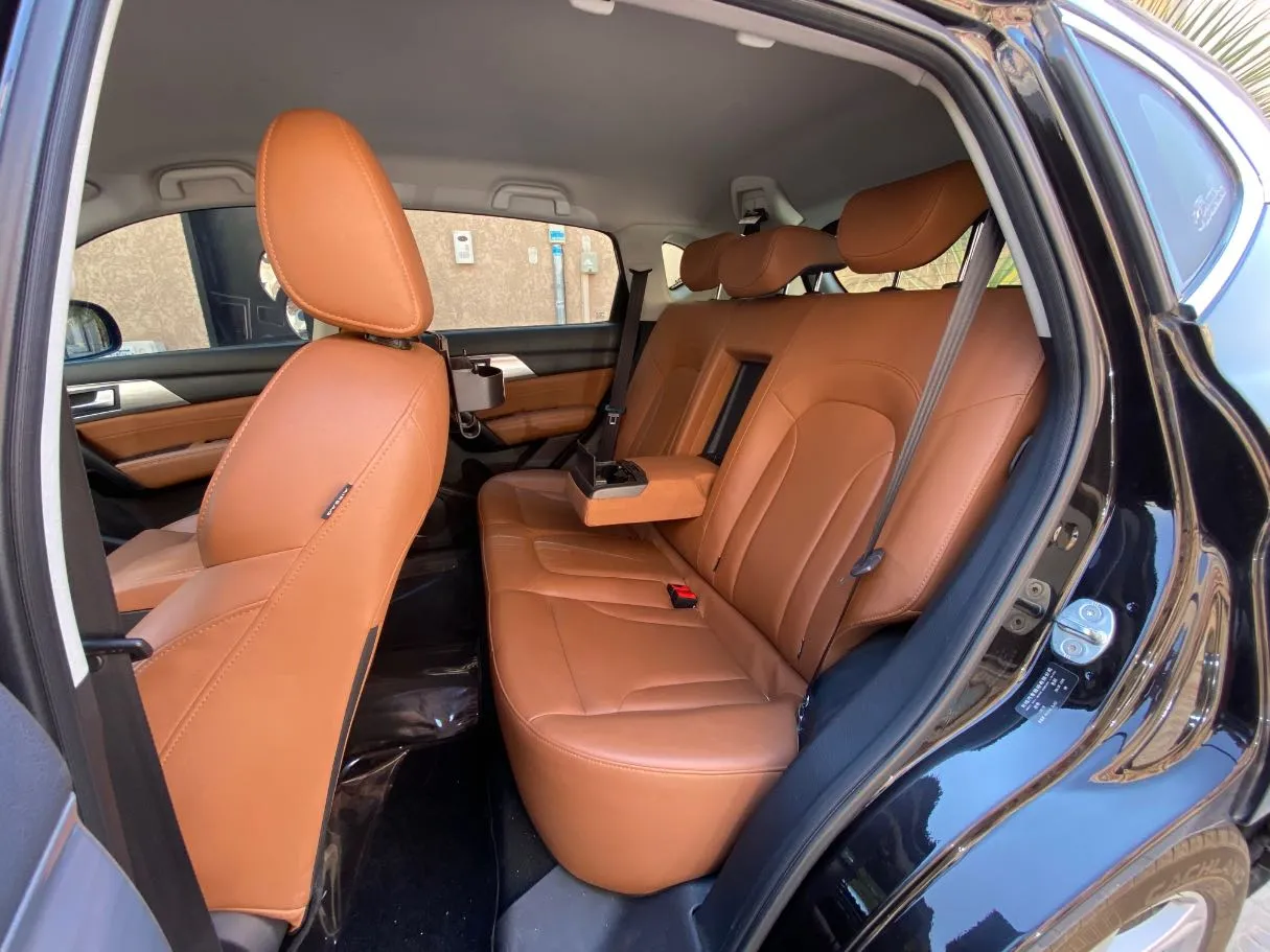 Car image 13