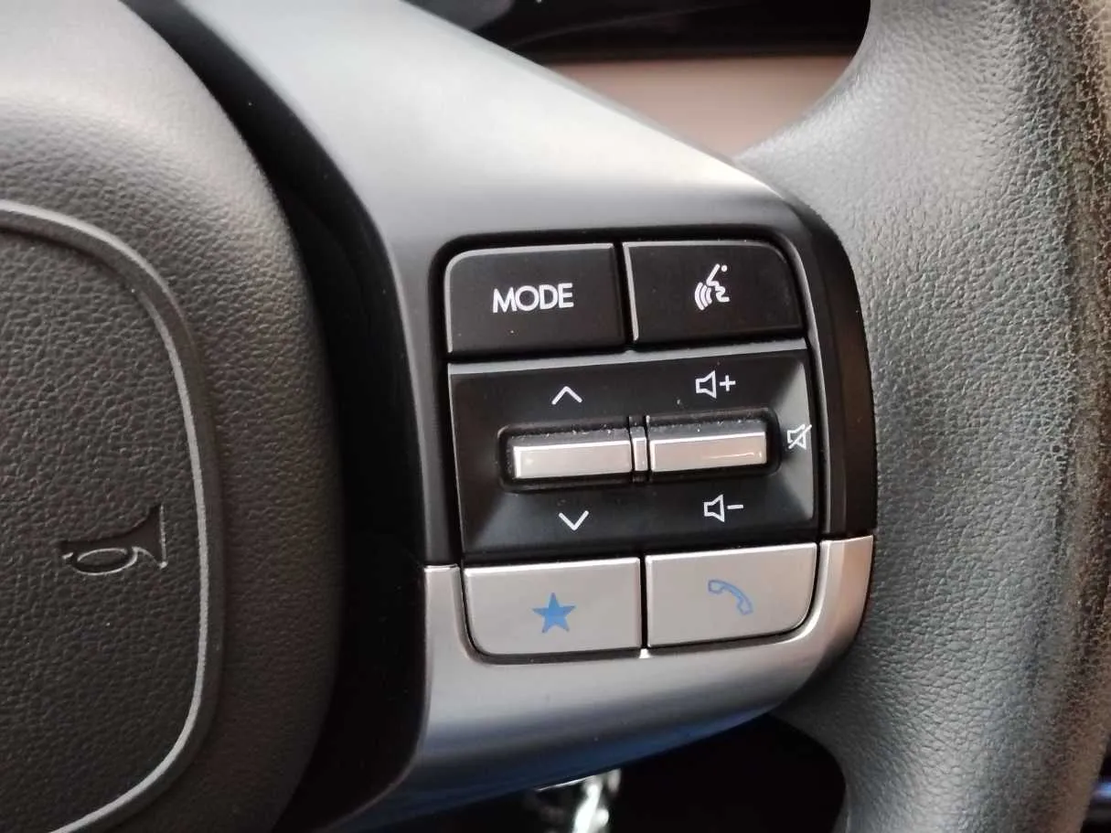 Car image 27