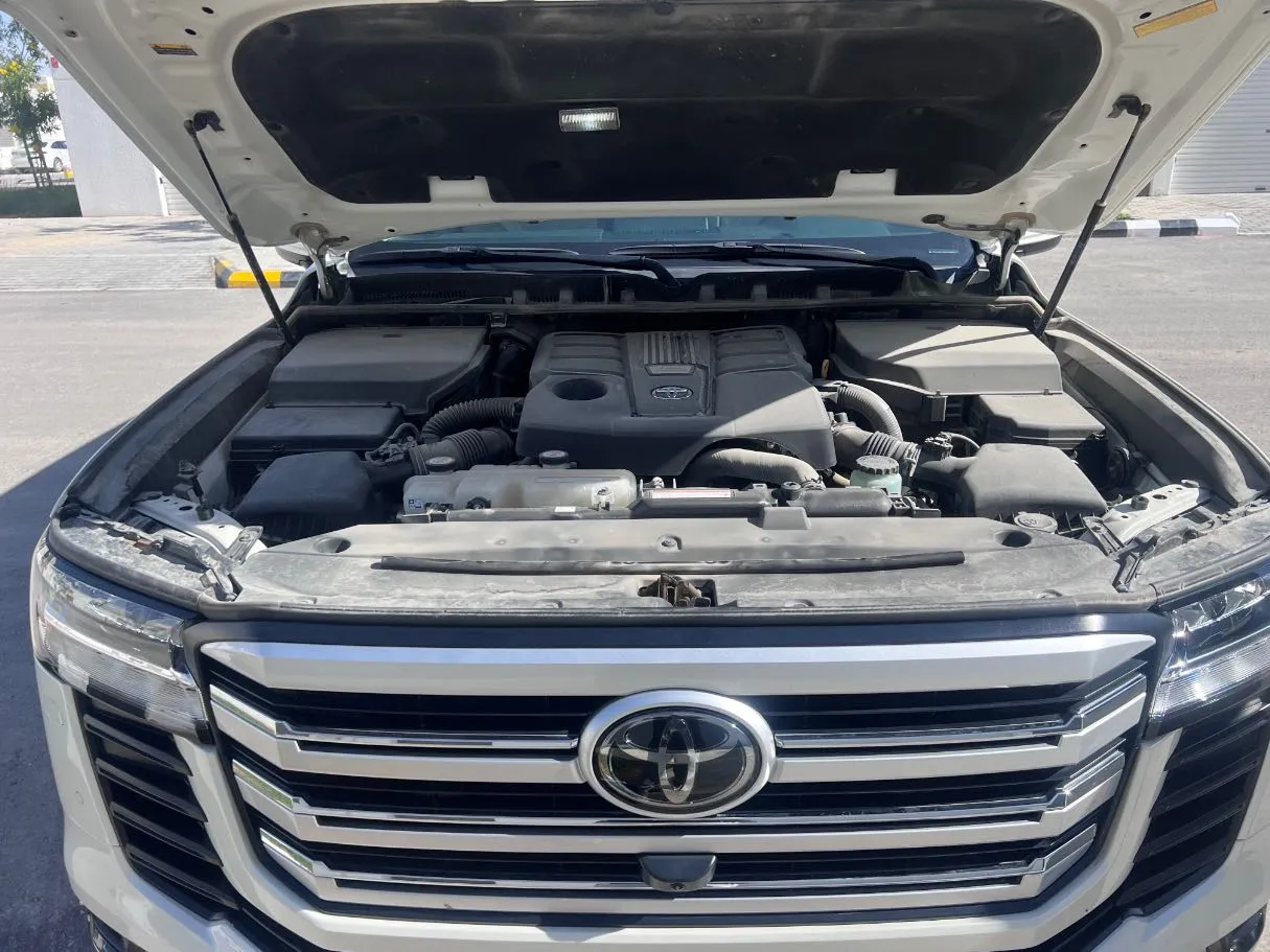 Car image 30