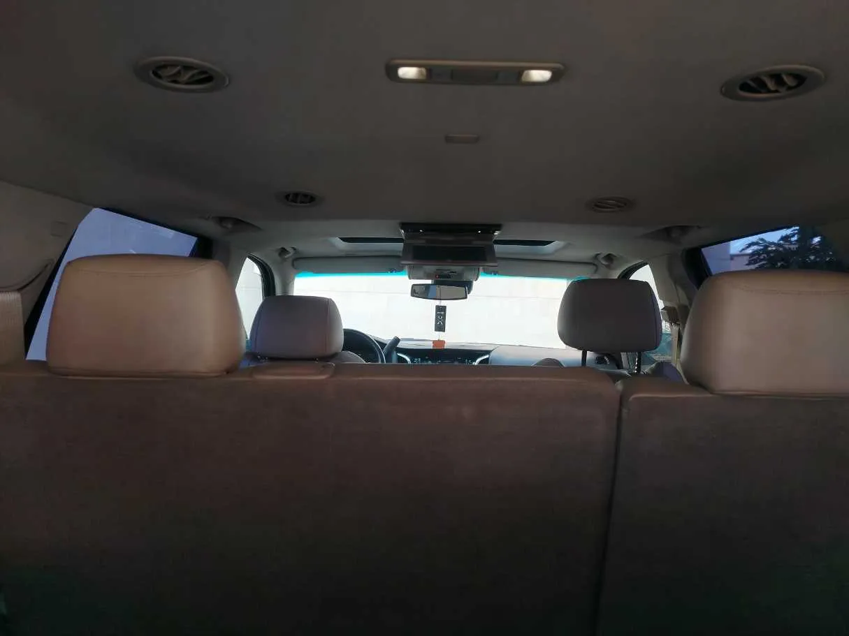 Car image 28