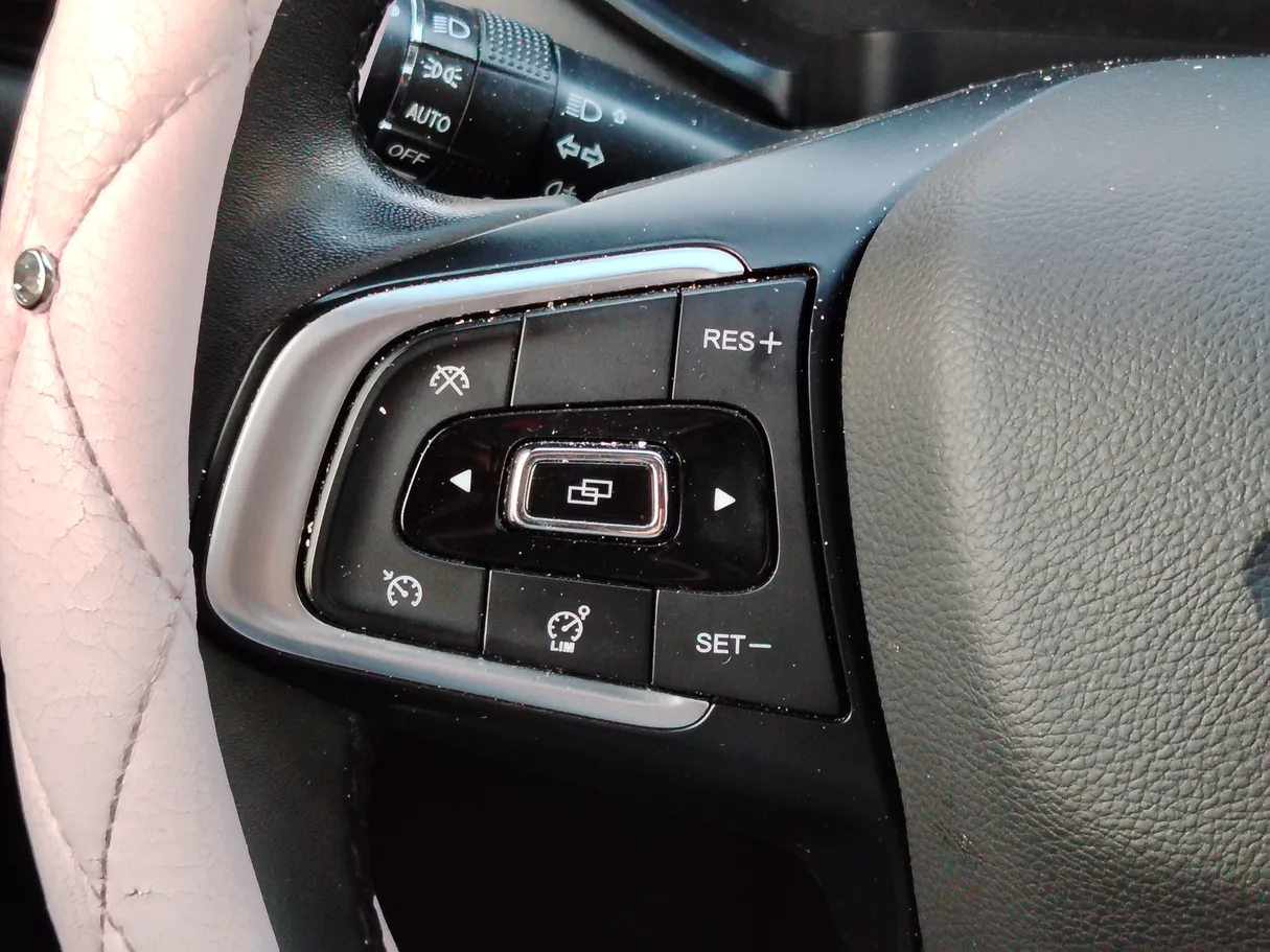 Car image 26