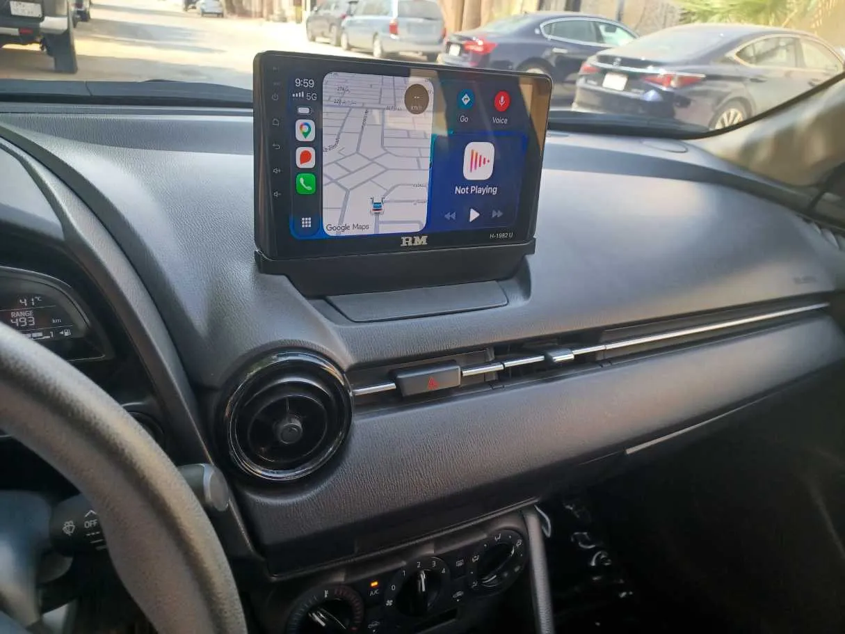 Car image 18