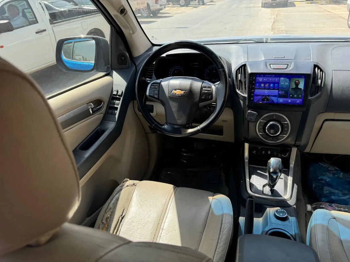 Car image 19