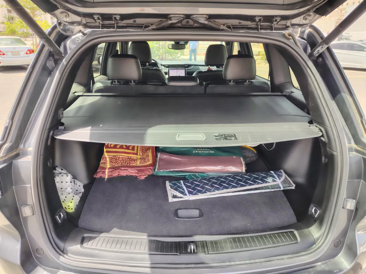 Car image 25
