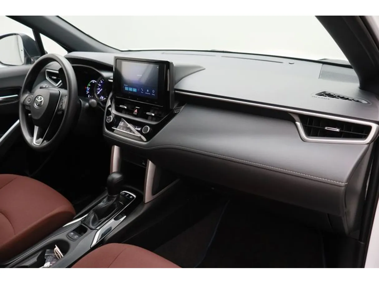 Car image 10