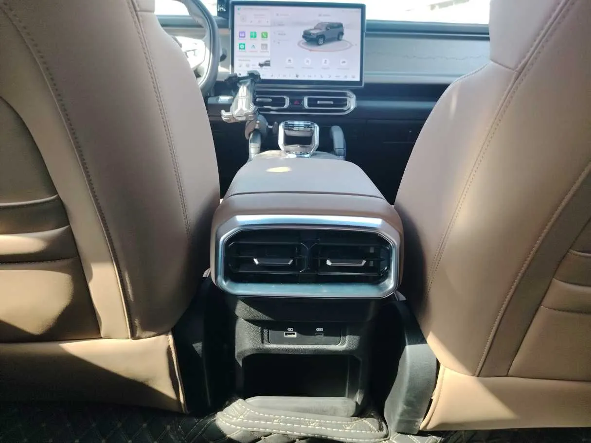 Car image 28