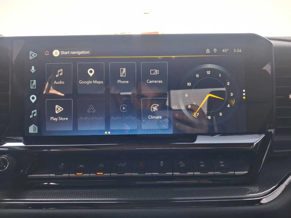 Car image 16