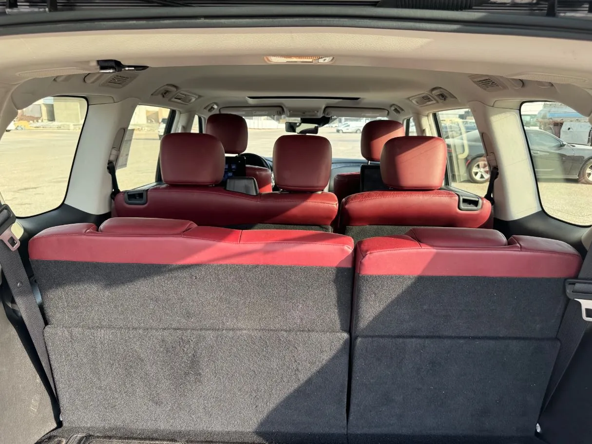 Car image 25