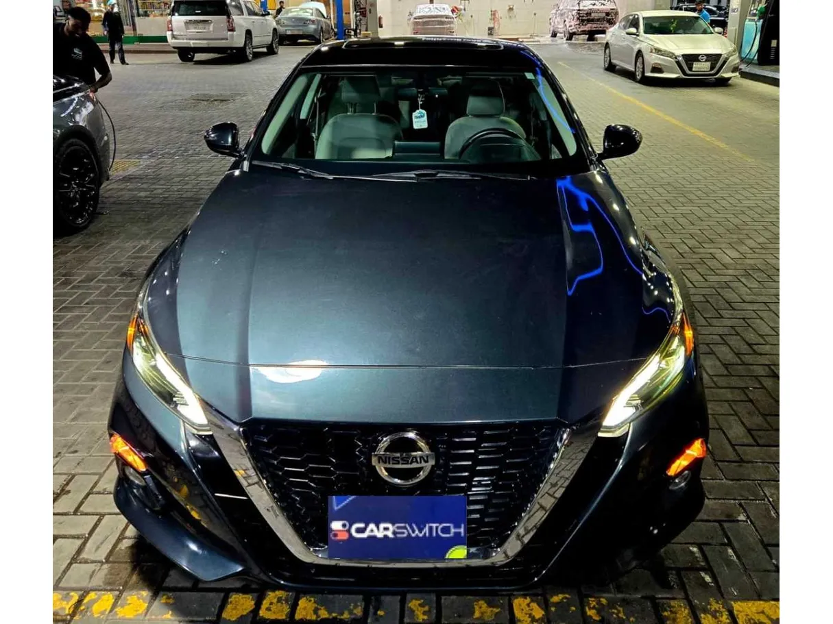 Car image 3