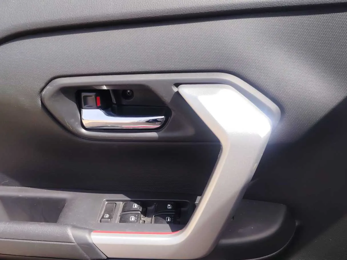 Car image 27