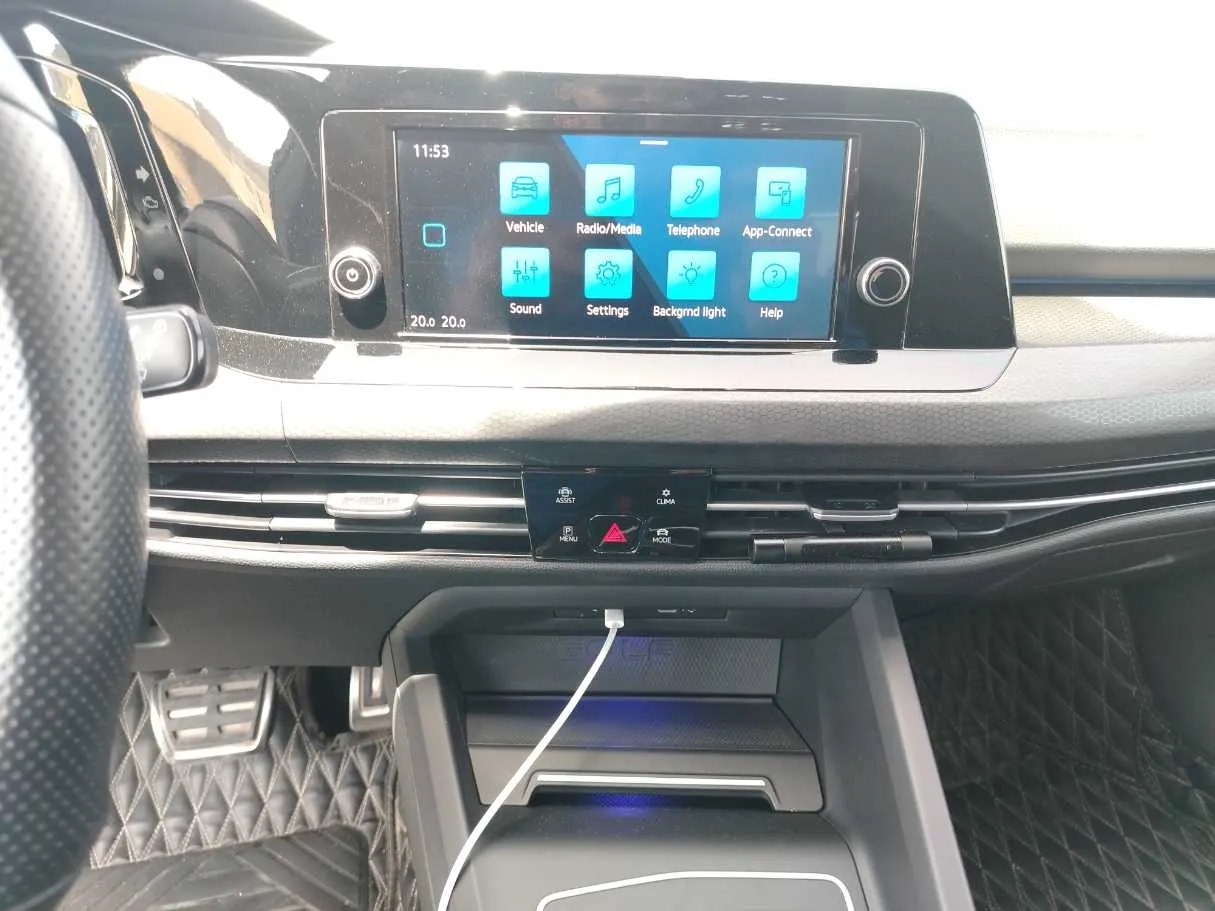 Car image 27