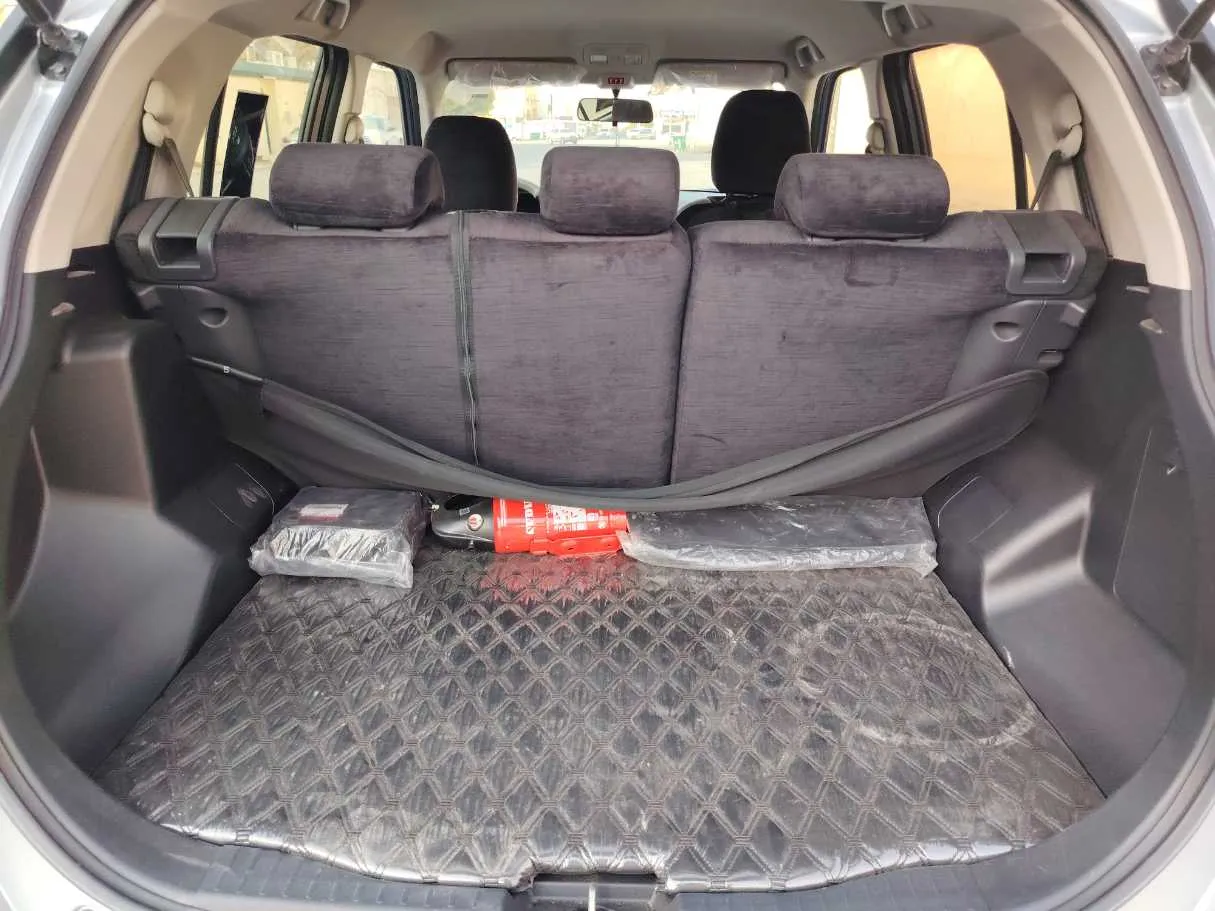 Car image 24