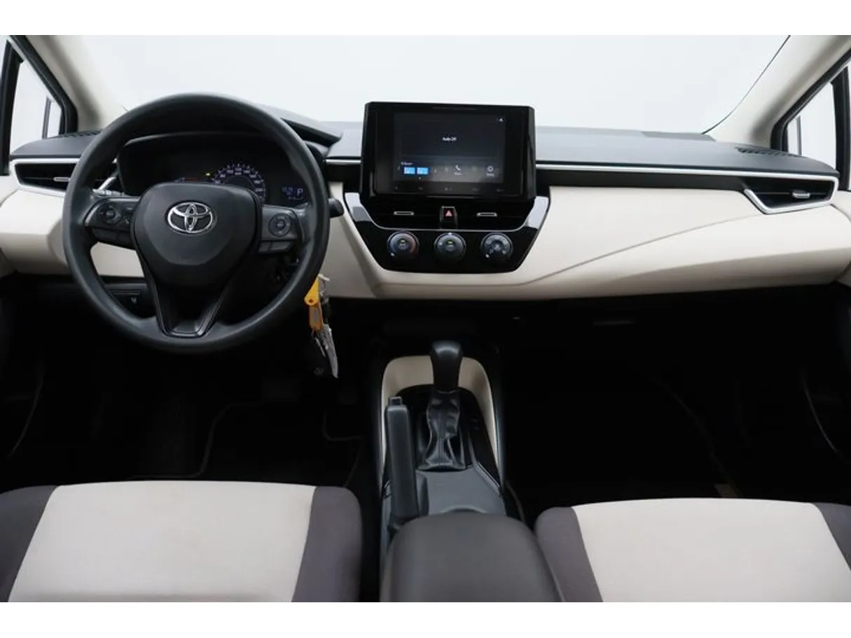 Car image 14