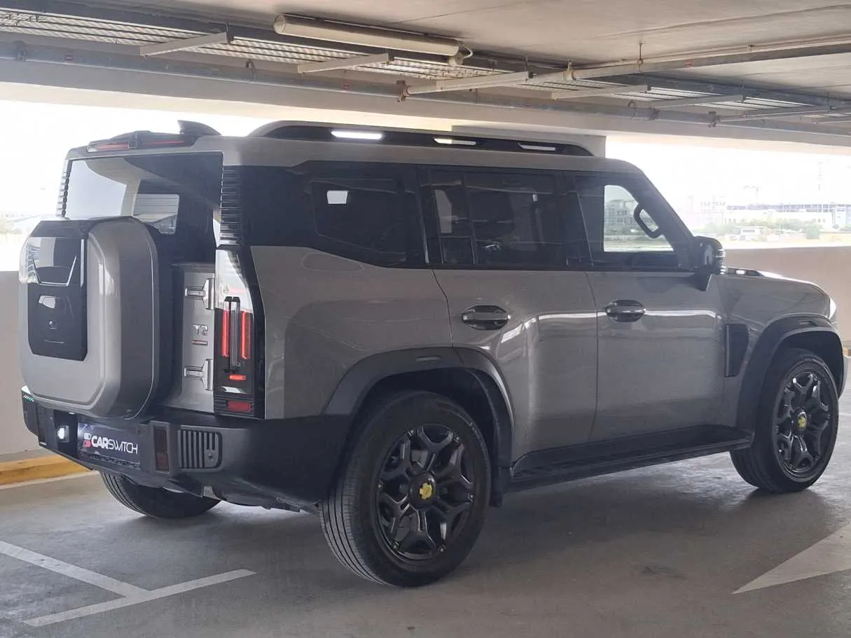 Car image 5