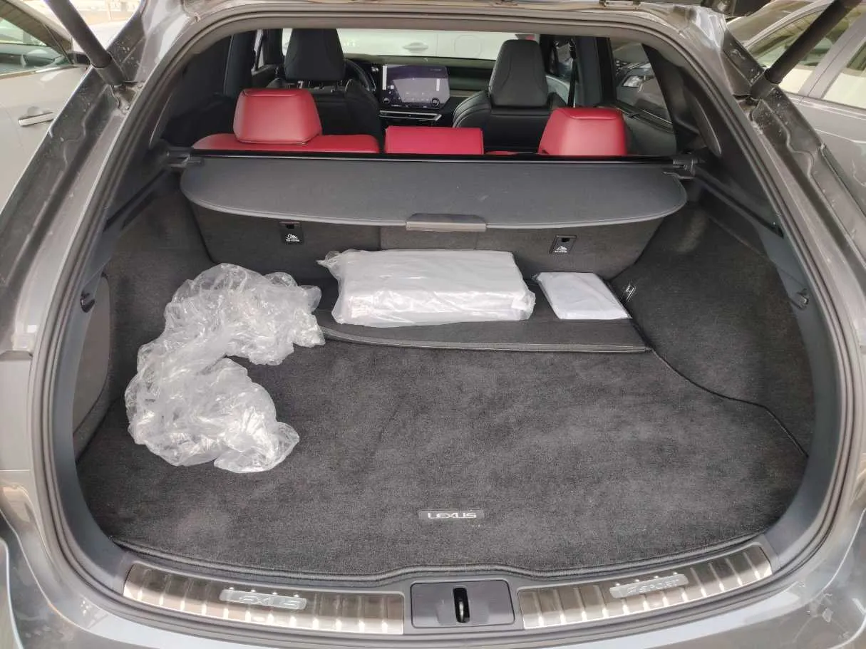 Car image 40