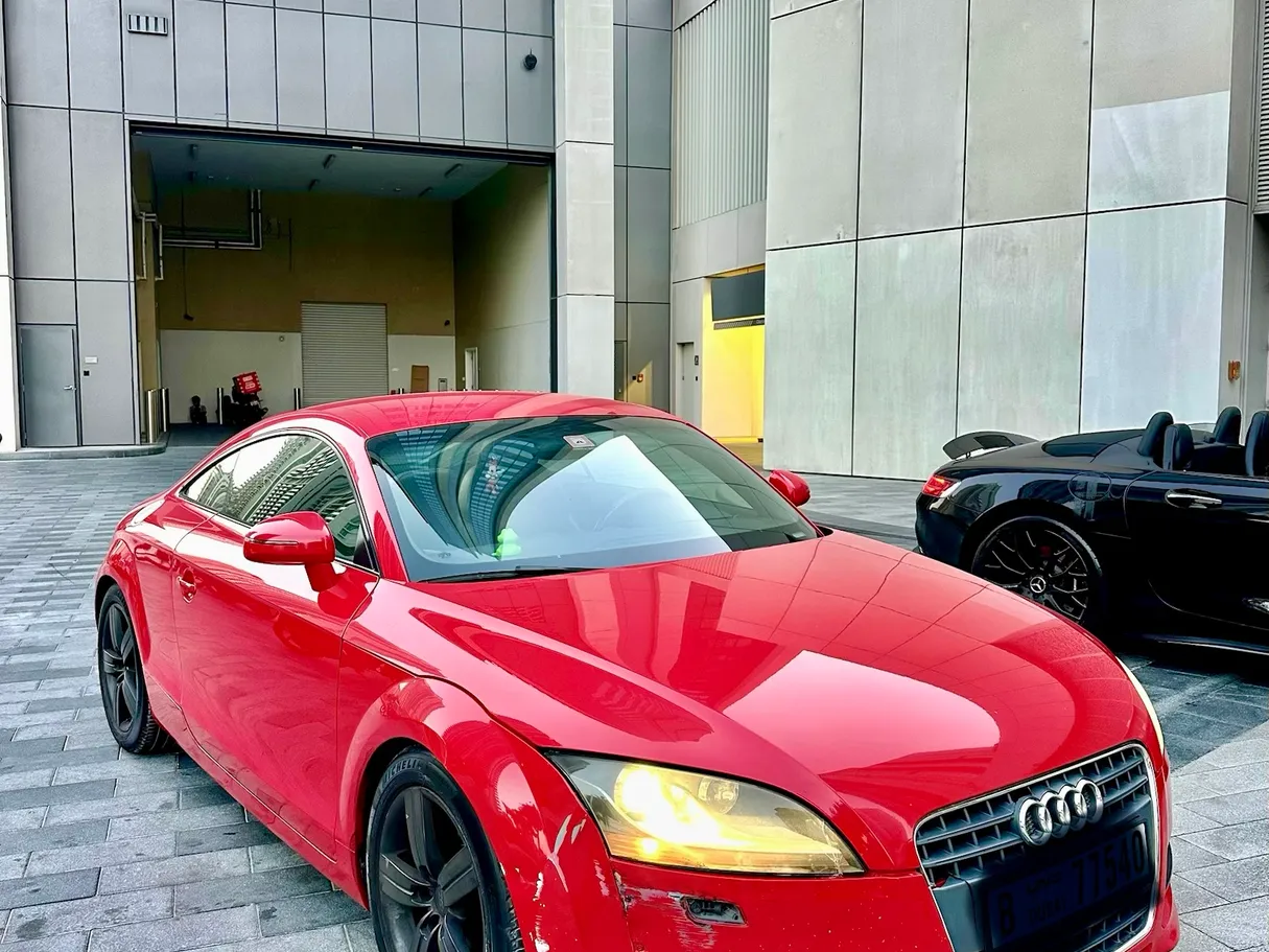 Car image 2