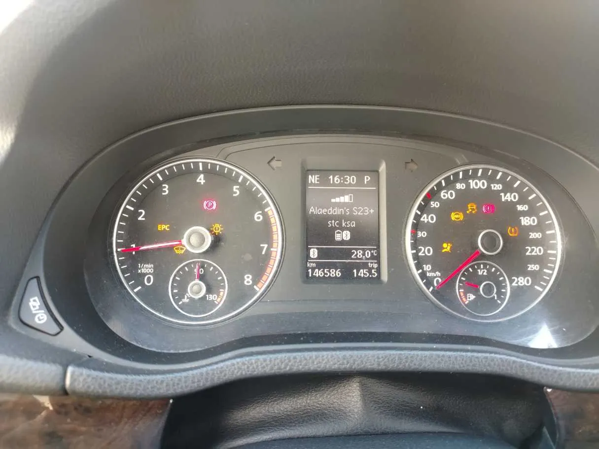 Car image 24