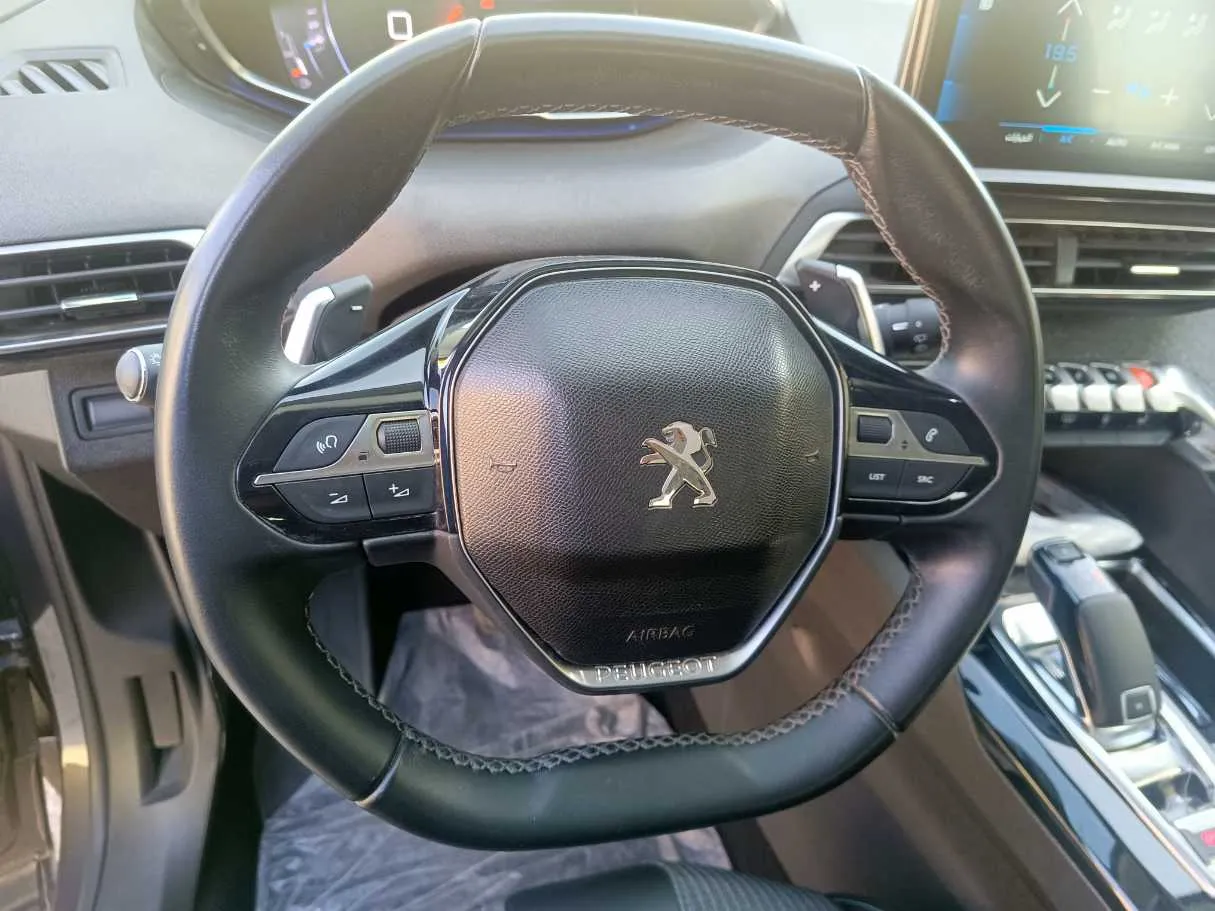 Car image 24