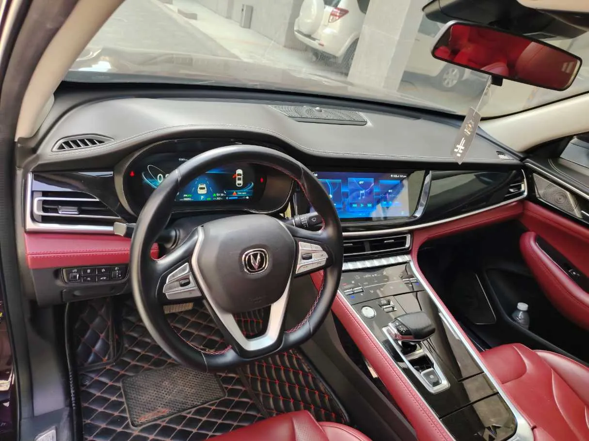 Car image 13