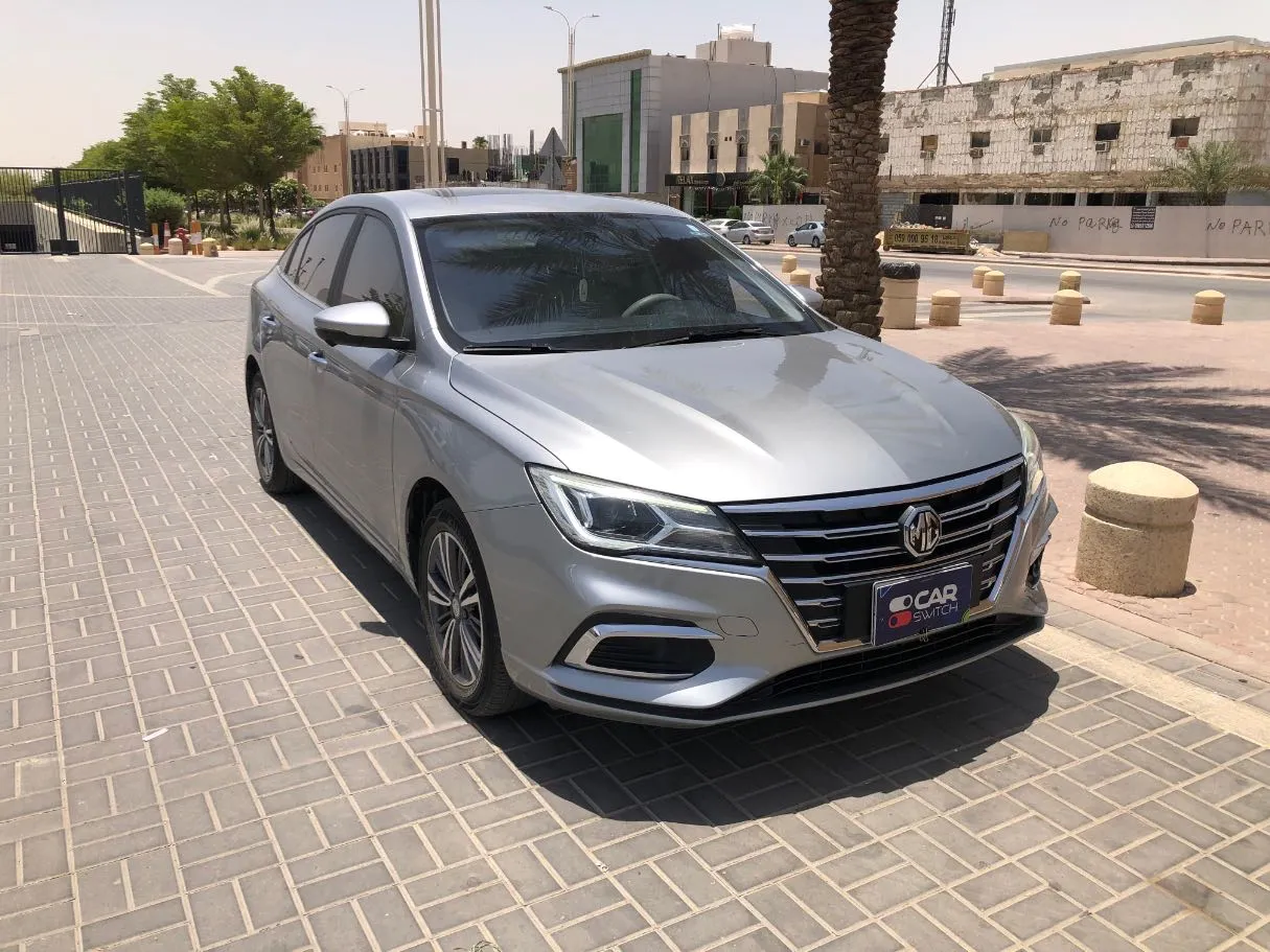 Car image 3