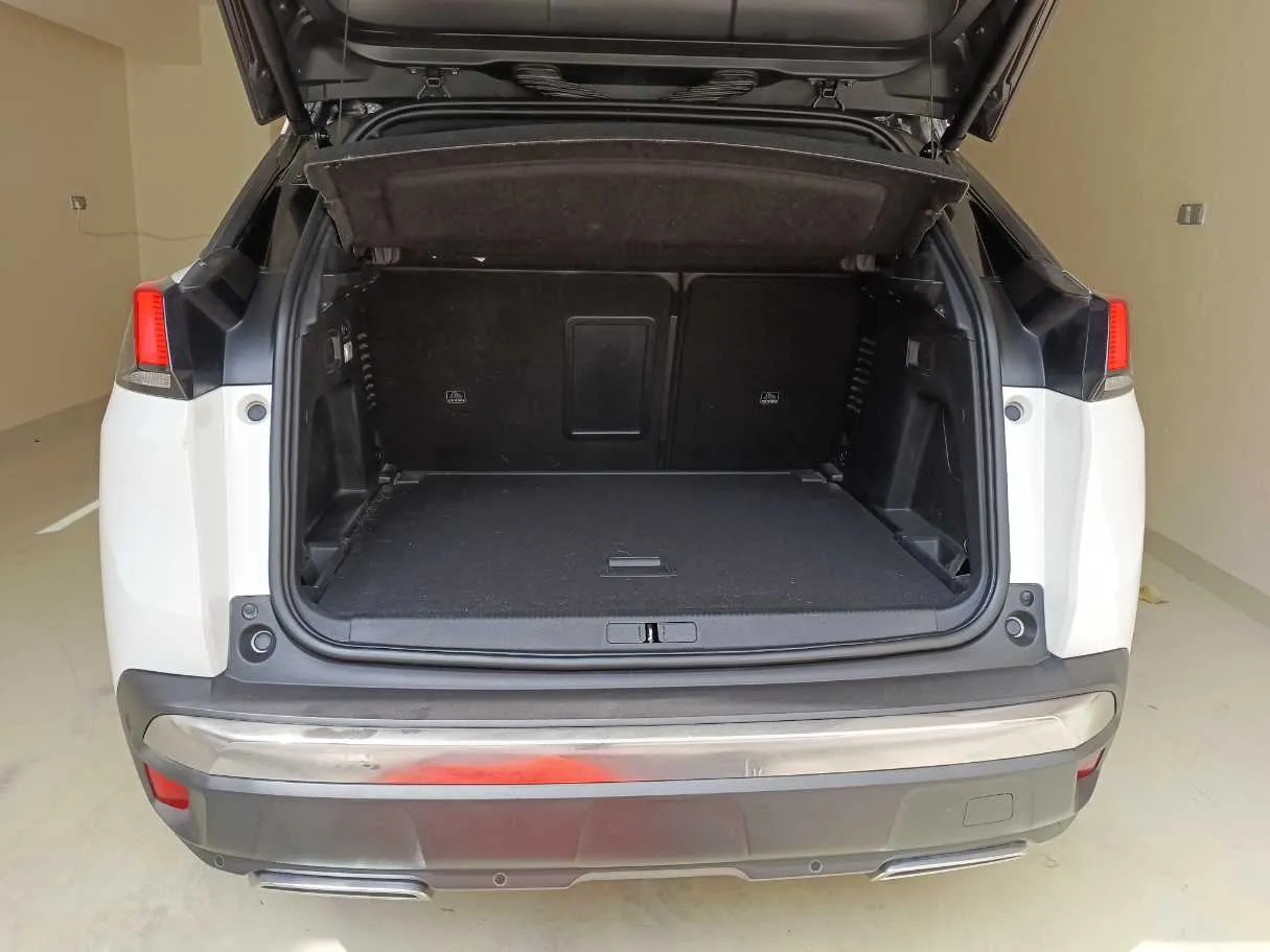 Car image 19