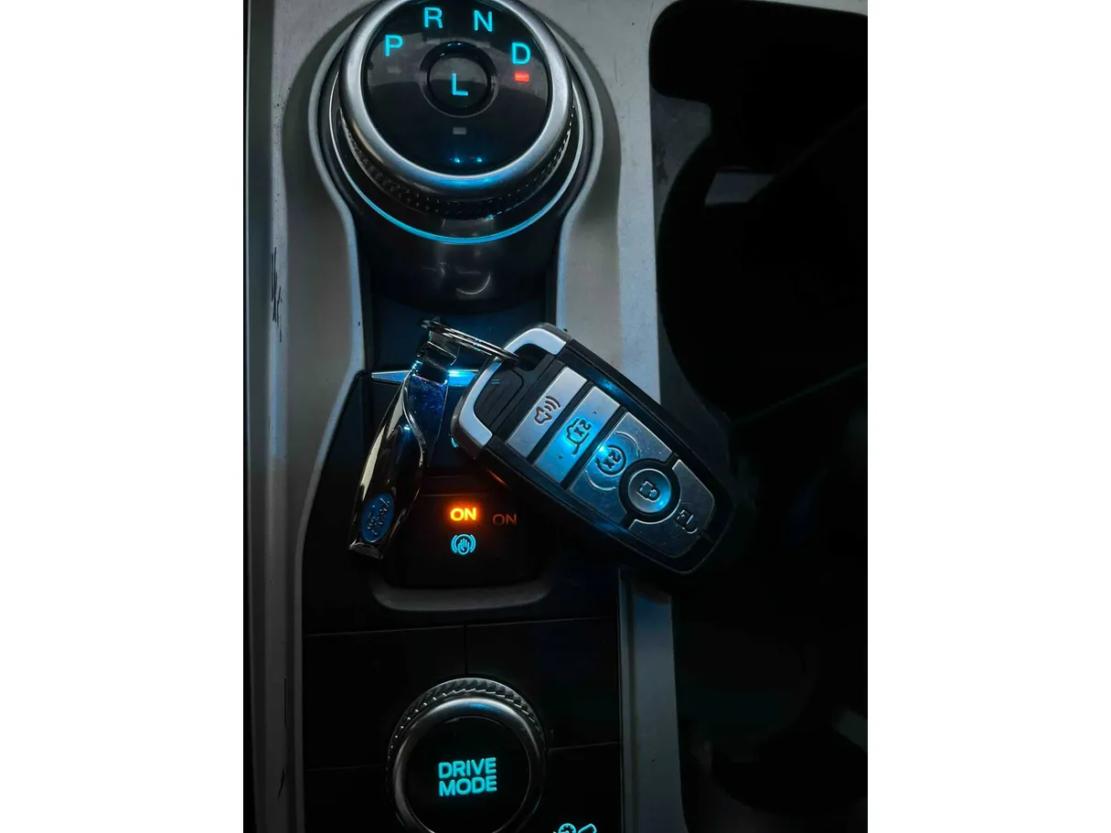 Car image 27