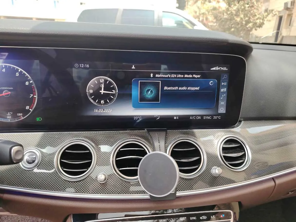 Car image 24