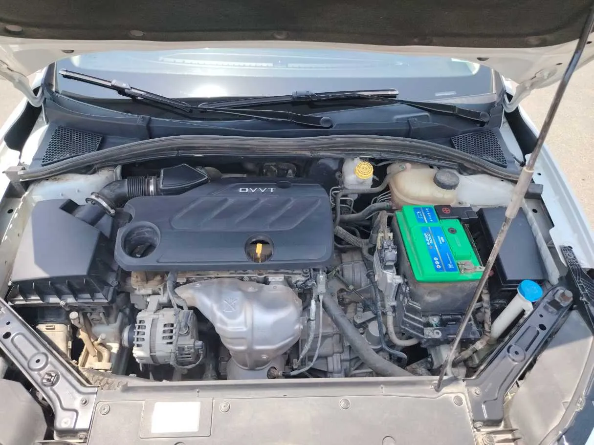 Car image 26