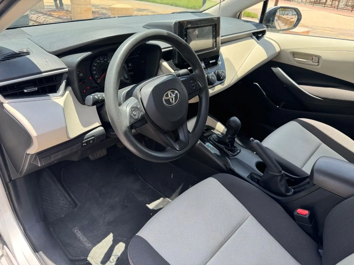 Car image 12