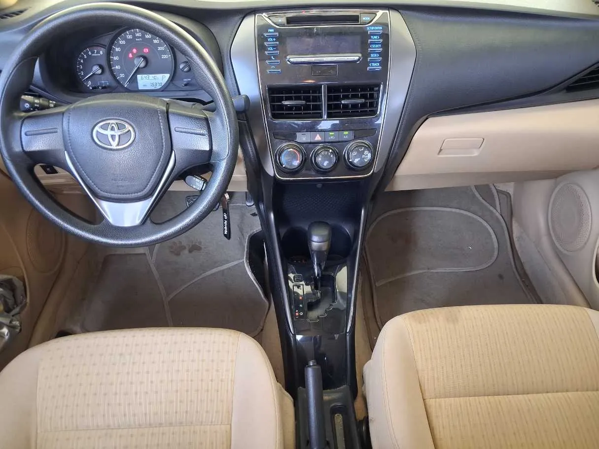 Car image 16