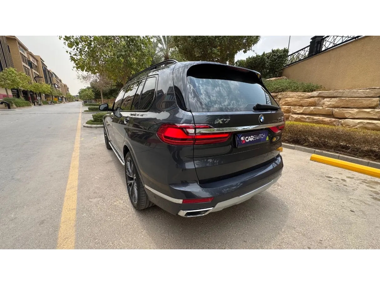 Car image 7