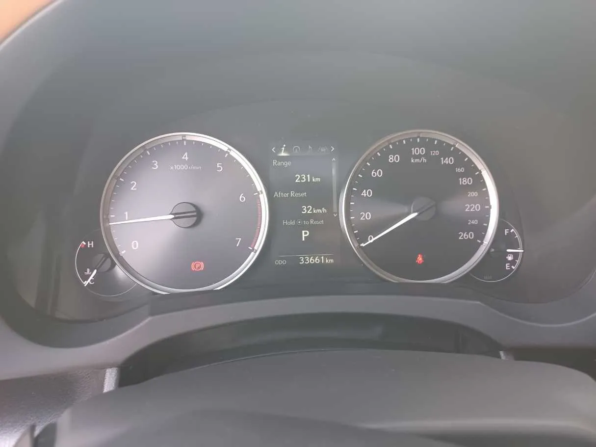 Car image 20